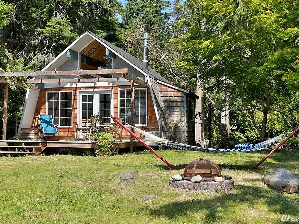 Here is your Whidbey Island retreat!