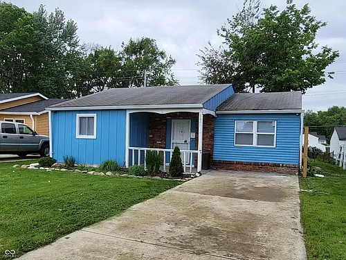 2820 Caroline Ave Photo 1