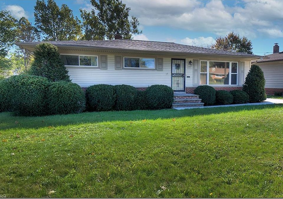 1st image of 7091 W Parkview Dr