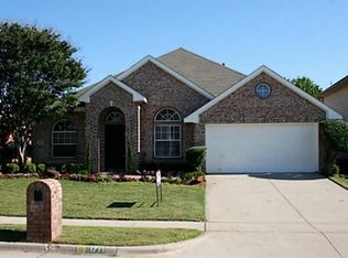 1711 Falcon Dr, Corinth, TX 76210