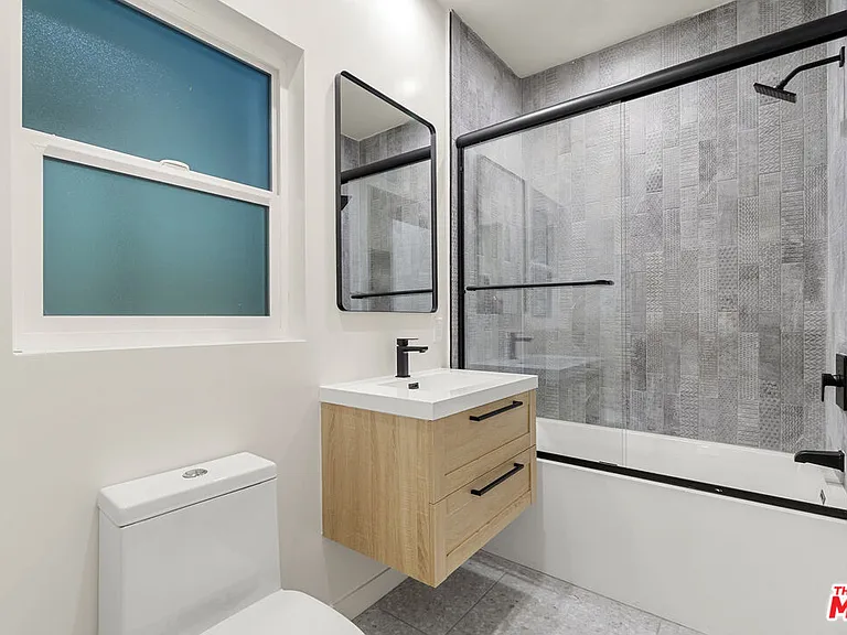 1305 Lucile Ave #2 — Photo 18