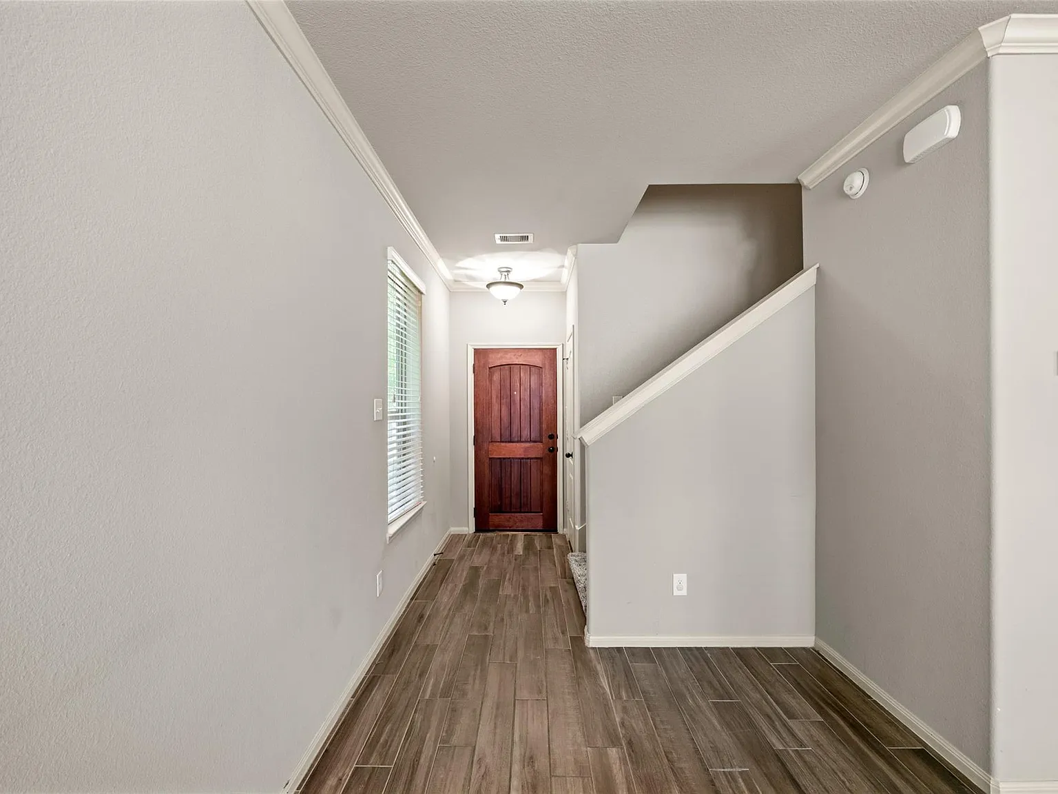 3 bed, 2.5 bath, 1706 sqft, $2,350 — Photo 4