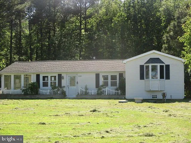 15085 Lake Dr
