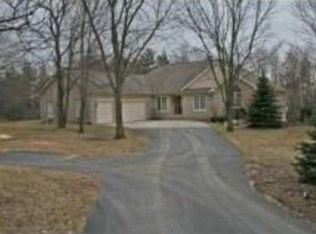 2747 Ray Rd, Oxford, MI 48370