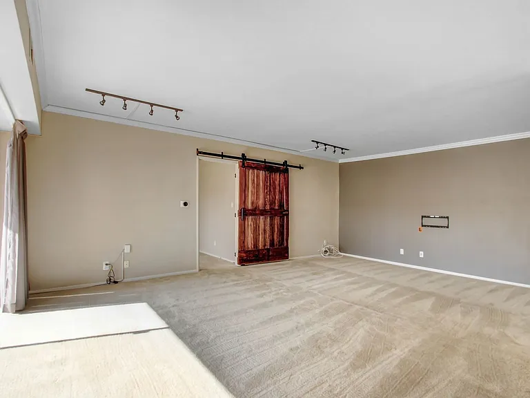 7560 Hollywood Blvd #406 — Photo 7