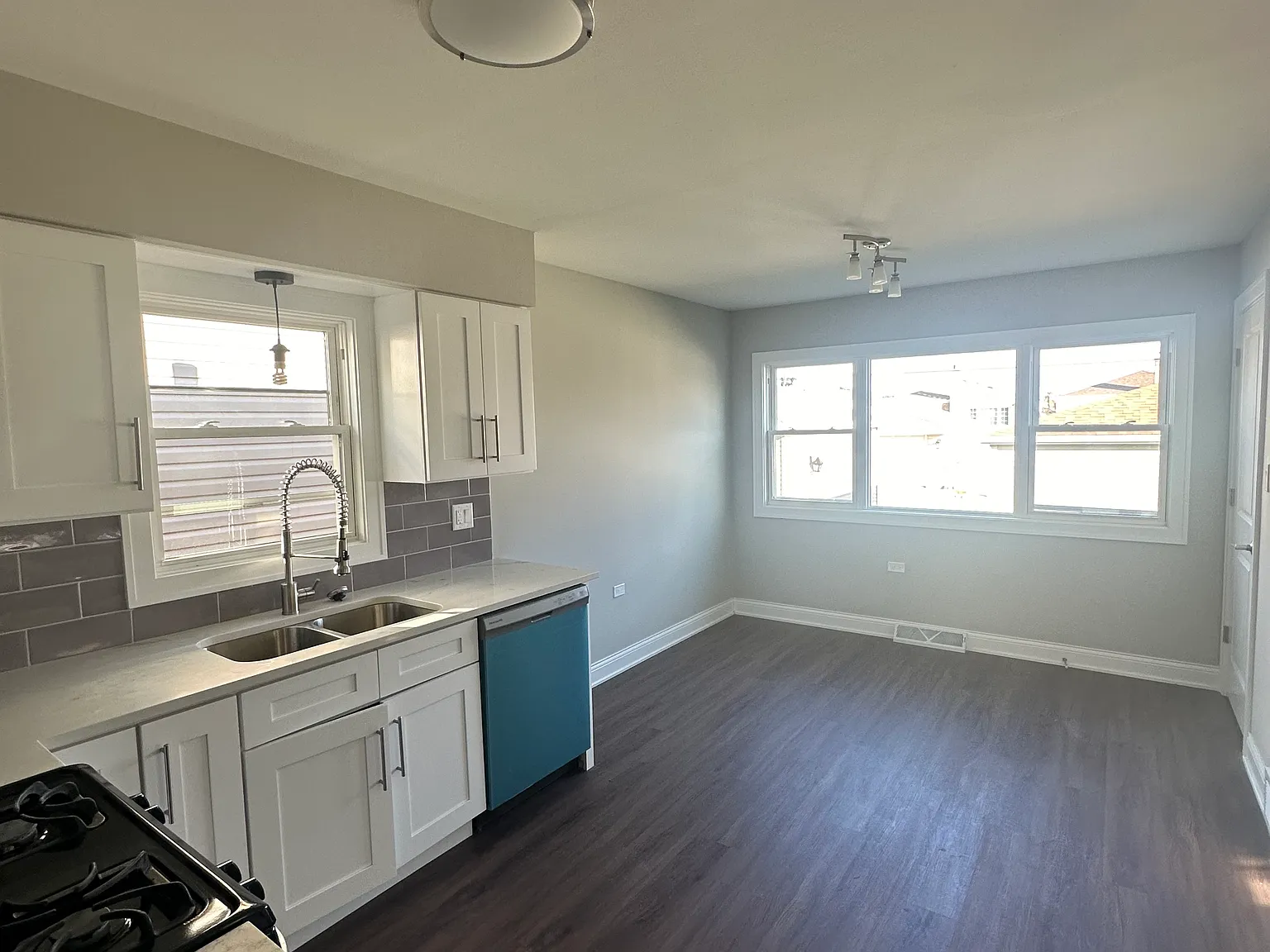 3 bed, 1300 sqft, $2,500 — Photo 3