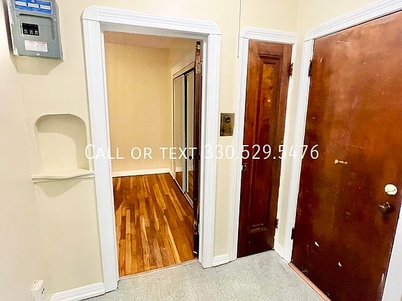 4th image of 1419 Roycroft Ave APT 2