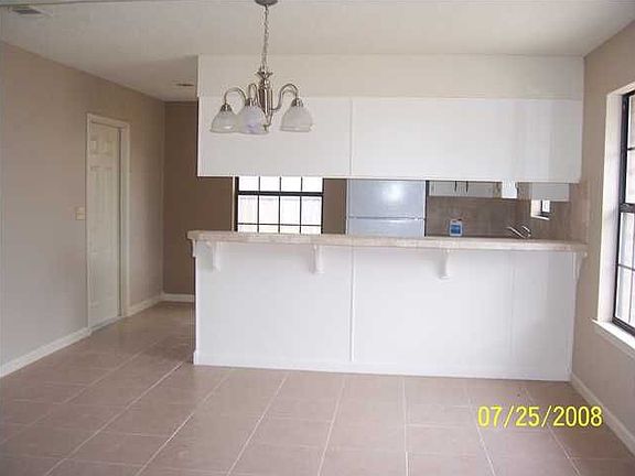 3rd image of 1006 Quail Hollow Dr