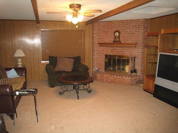 3rd image of 3009 Redbud Ave