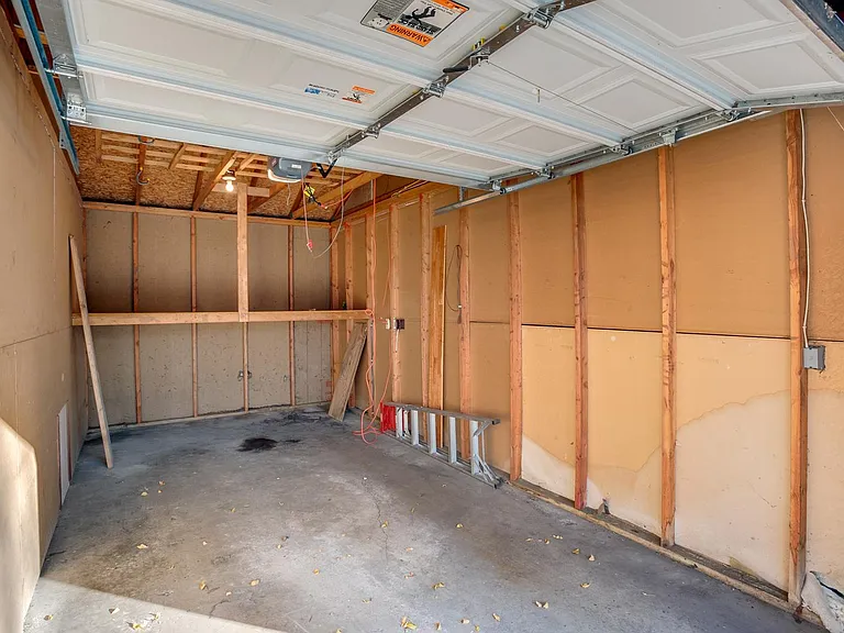 3584 Blue Jay Way #101 — Photo 16