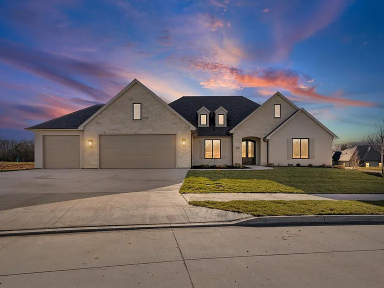 2621 Easley Cabin Cir — Photo 5