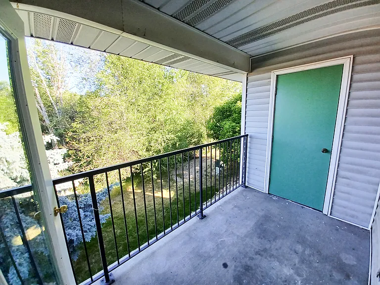 Parkhill Apartments — Photo 34