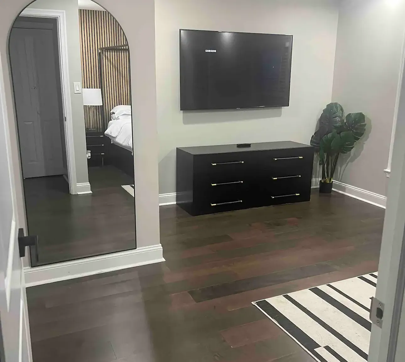 3 bed, 2.5 bath, 1870 sqft, $4,000 — Photo 1