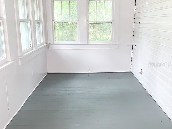2nd image of 506 SE 4th Ave