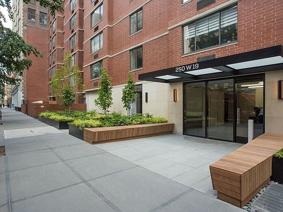 4th image of 250 W 19th St APT 10F
