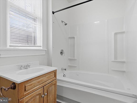 3rd image of 40 Fairground Ave