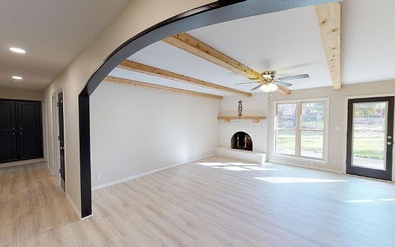 3rd image of 814 Bradley Dr