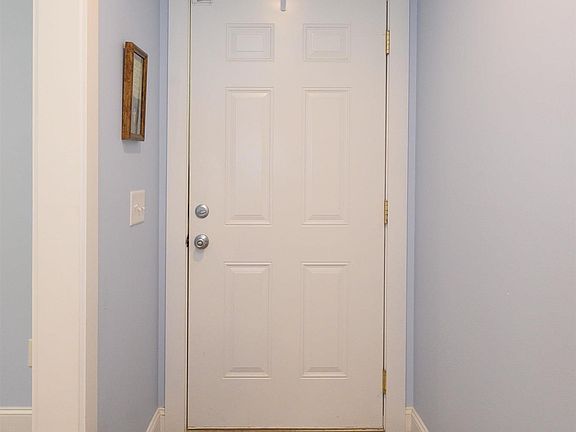 5th image of 443 Huff Ln