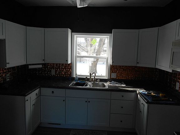 3rd image of 1006 Avenue A
