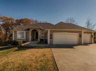 13 Shelly Ln, Bella Vista, AR 72714