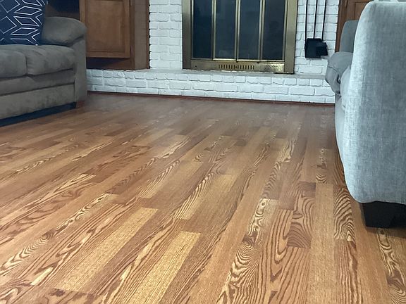 4th image of 3965 Gloucester Dr