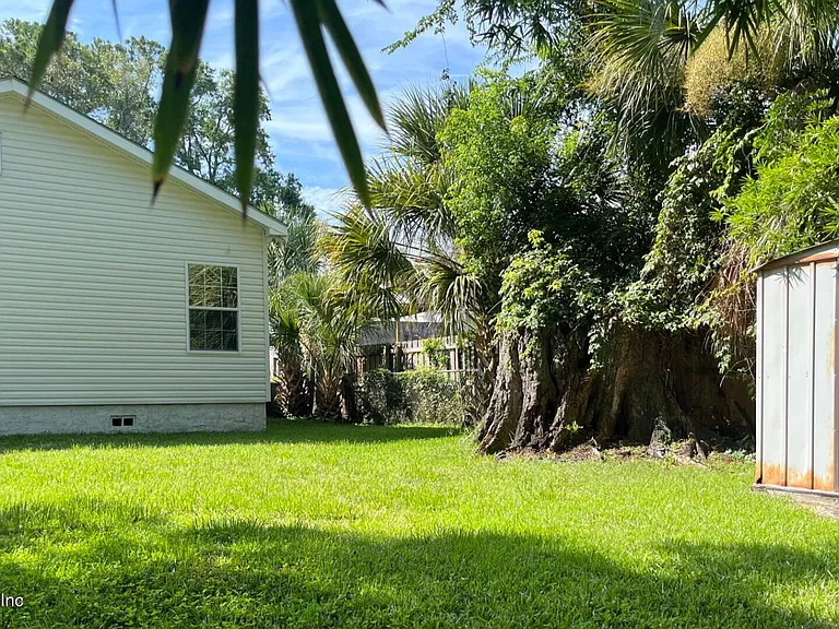 3237 Mayflower St S — Photo 23