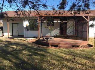 609 S 4th St, Medford, OK 73759