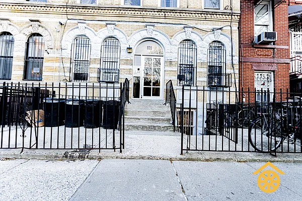 Rented by Reubel Group LLC | media 13