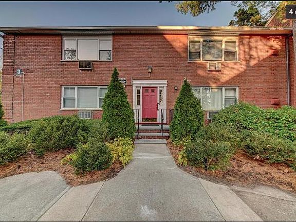4th image of 31 Soundview Dr #C2