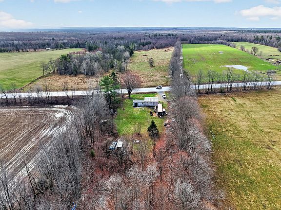 5th image of 401 Canaan Road
