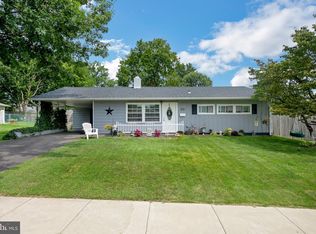30 Mimosa Ln, Levittown, PA