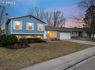 217 Saddlemountain Rd, Colorado Springs, CO 80919