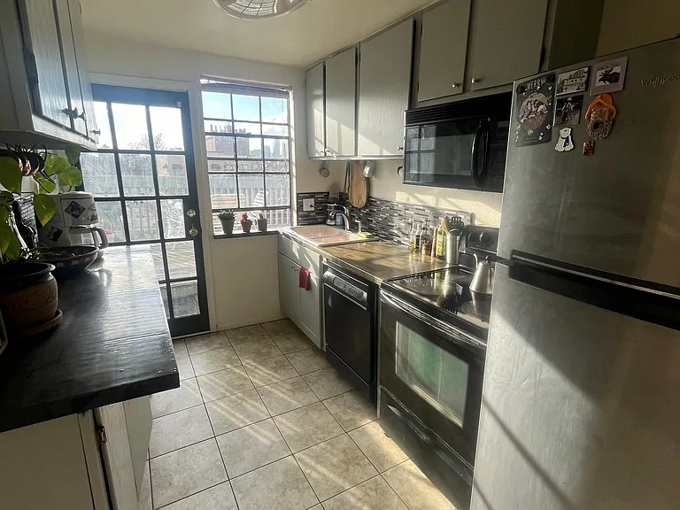 1449 Josephine St #D — Photo 15