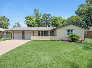 1201 Terrace Dr, Alvin, TX 77511