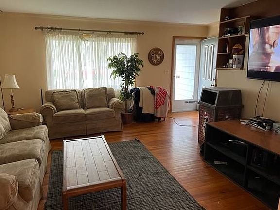 4th image of 1307 Detroit Ave