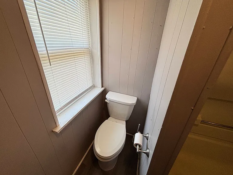 409 W Broad St #7 — Photo 5