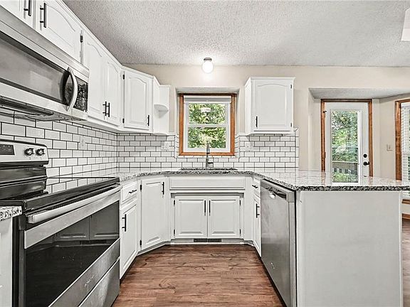 3rd image of 8325 N Allenton Dr