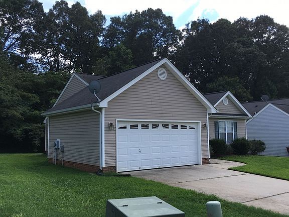 2nd image of 1920 Wheatfield Ct