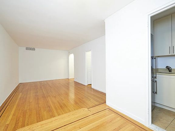 3rd image of 107 University Pl APT 4C