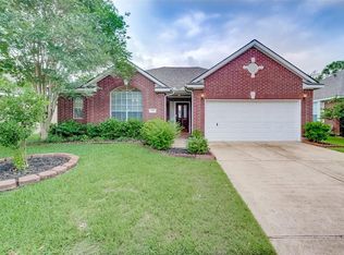 1015 Tennyson Dr, Pearland, TX 77584