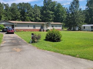 323 Pierce Rd, Hallsboro, NC 28442