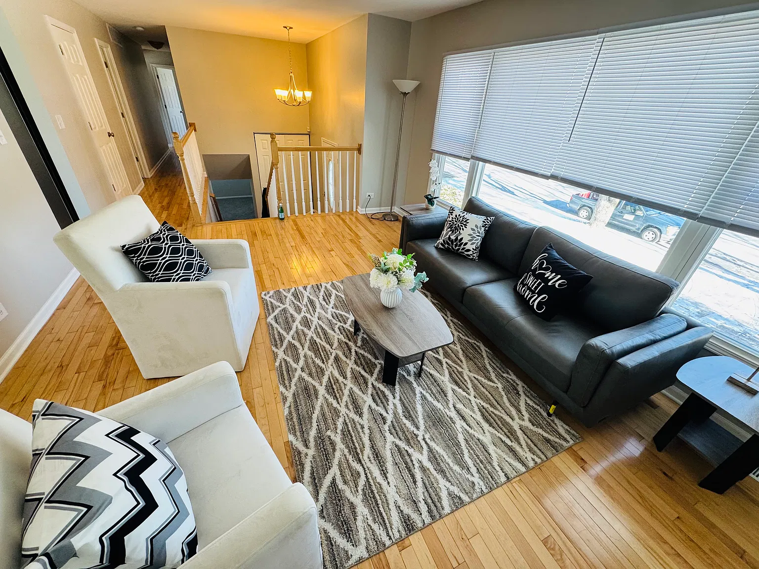 6 bed, 2000 sqft, $875 — Photo 3