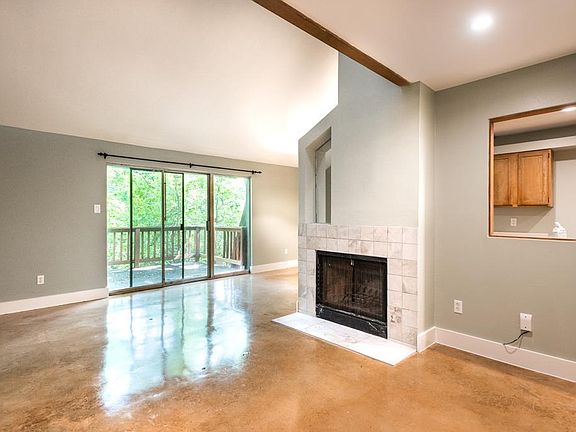 5th image of 1602 Summer Creek Ct #B