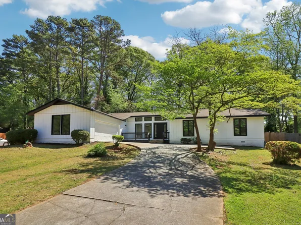 5419 Fieldgreen Dr, Stone Mountain, GA 30088