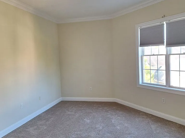 5215 Center St #201 — Photo 9