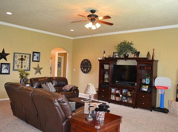 4th image of 6017 San Saba St