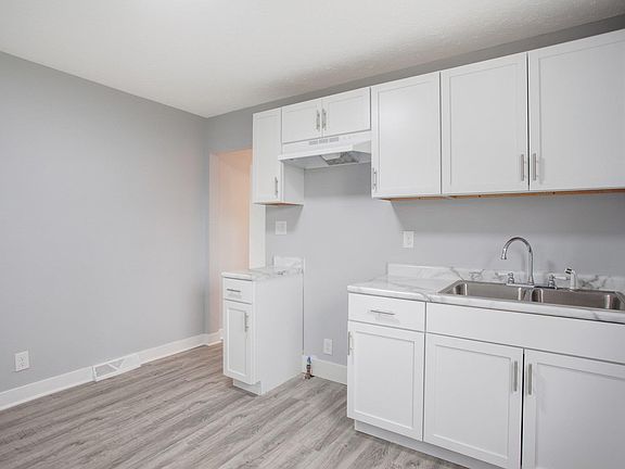 3rd image of 145 Walton Ave