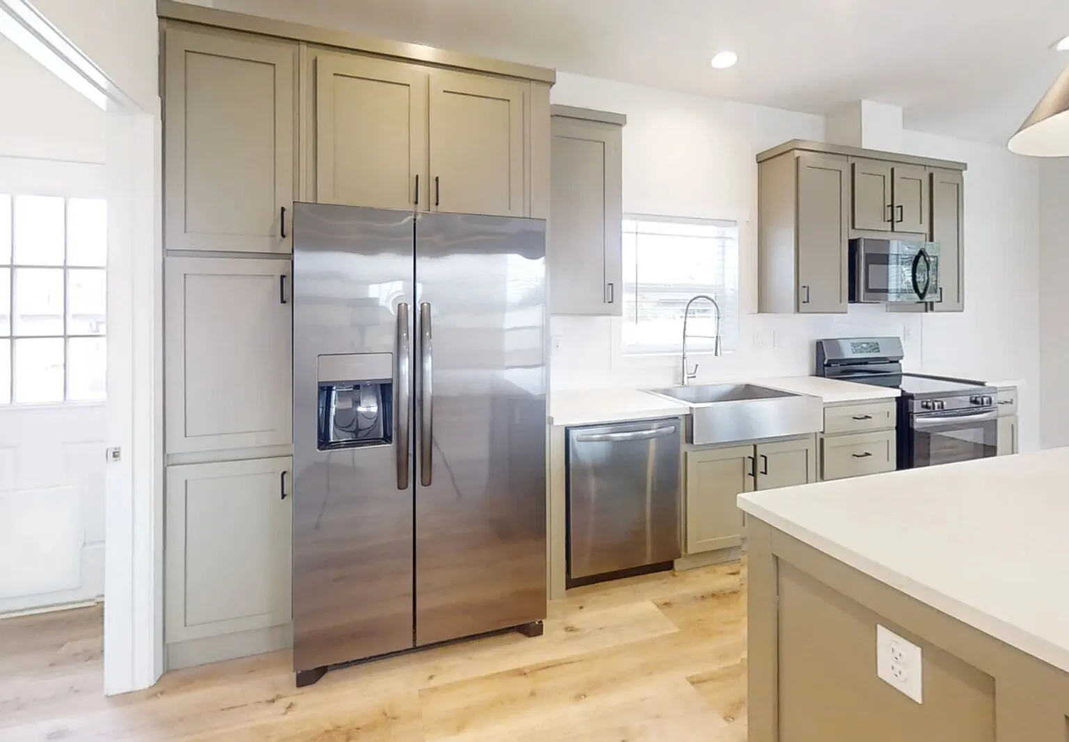 Detached ADU with private yard! — Photo 4