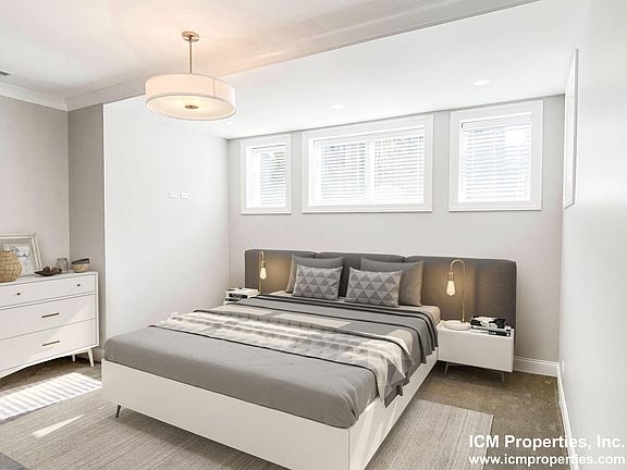 4th image of 3318 N Kenmore Ave #1
