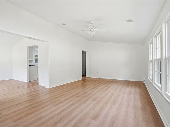5th image of 6 Evergreen Cir